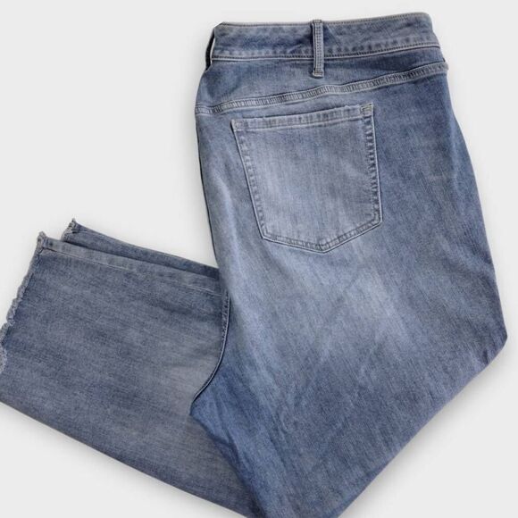 Torrid Womens Jeans Sz 28 Distressed Crop‎ Boyfriend Vintage Stretch Streetwear - Picture 2 of 14